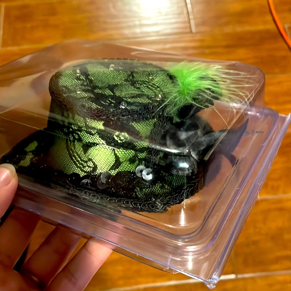 Mini top hat green